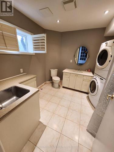 20286 Yonge Street E, East Gwillimbury, ON - Indoor Photo Showing Laundry Room