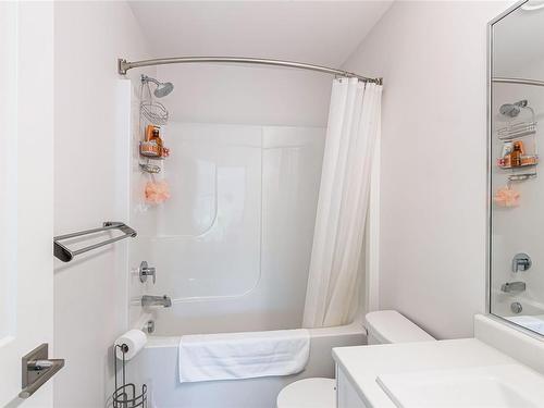 909 Boardwalk Ave, Nanaimo, BC - Indoor Photo Showing Bathroom