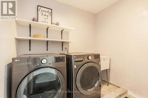 111 Brightsview Drive, Richmond Hill, ON - Indoor Photo Showing Laundry Room