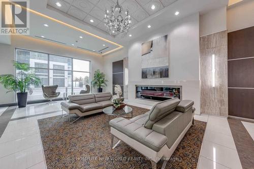 628 - 7161 Yonge Street, Markham, ON - Indoor With Fireplace