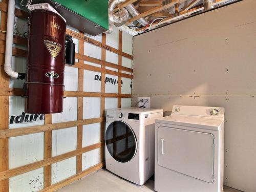 Salle de lavage - 24 Ch. Simon-Robitaille, La Corne, QC - Indoor Photo Showing Laundry Room