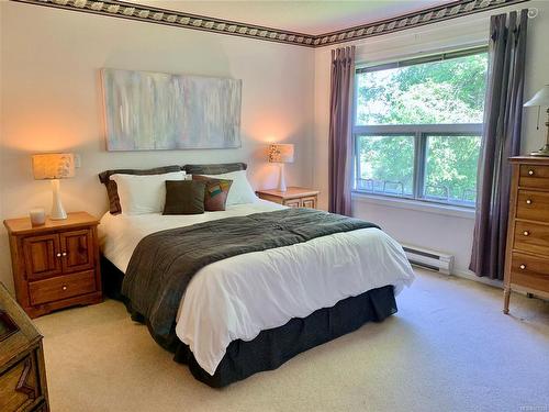203B-3000 Oak St, Chemainus, BC - Indoor Photo Showing Bedroom