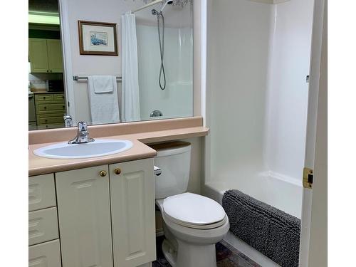 203B-3000 Oak St, Chemainus, BC - Indoor Photo Showing Bathroom