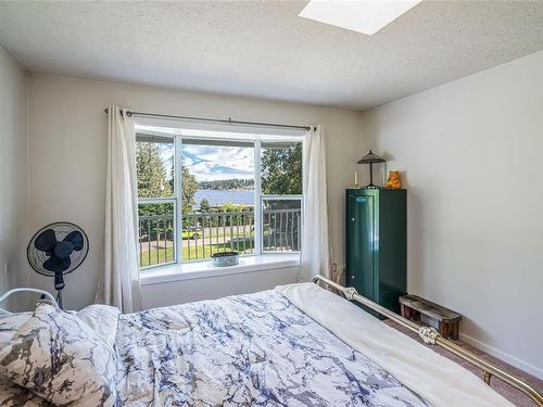 2340 Higginson Rd, Nanoose Bay, BC - Indoor Photo Showing Bedroom