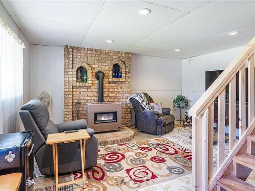 2340 Higginson Rd, Nanoose Bay, BC - Indoor With Fireplace