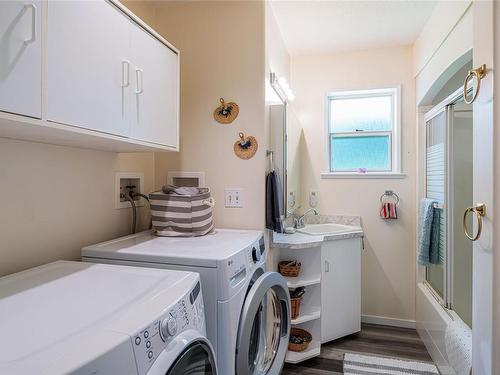 2340 Higginson Rd, Nanoose Bay, BC - Indoor Photo Showing Laundry Room