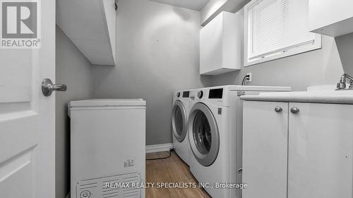 234 Waterbury Street, Caledon, ON - Indoor Photo Showing Laundry Room