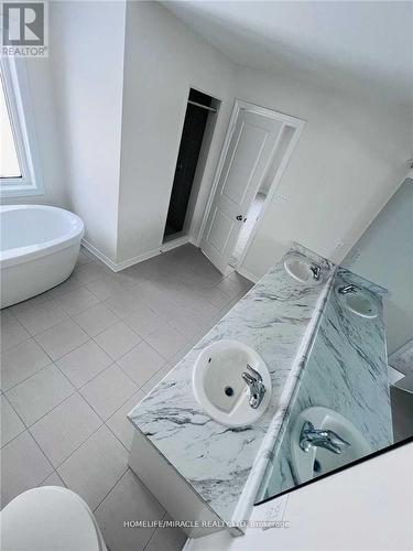 643 Anishinaabe Drive, Shelburne, ON - Indoor Photo Showing Bathroom