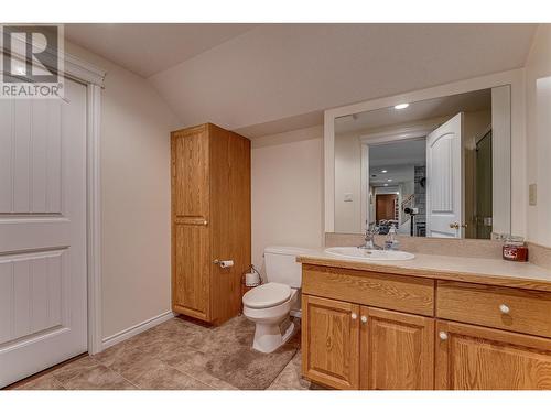 4851 Lansdowne Road, Armstrong, BC - Indoor Photo Showing Bathroom