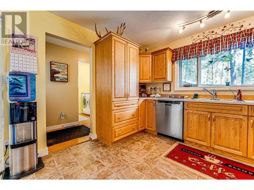 4851 Lansdowne Road, Armstrong, BC - Indoor Photo Showing Kitchen