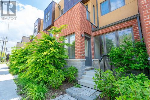 5A Clintwood Gate, Toronto, ON - Outdoor