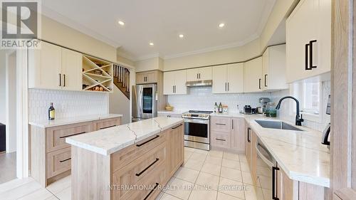 55 Barchard Street, Clarington, ON - Indoor Photo Showing Kitchen With Upgraded Kitchen
