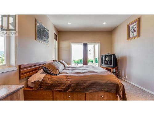 7937 Old Kamloops Road, Vernon, BC - Indoor Photo Showing Bedroom