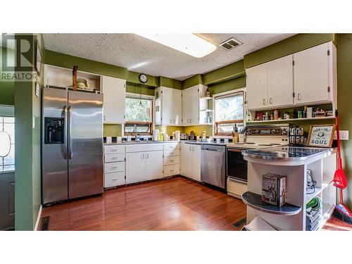 7937 Old Kamloops Road, Vernon, BC - Indoor Photo Showing Kitchen