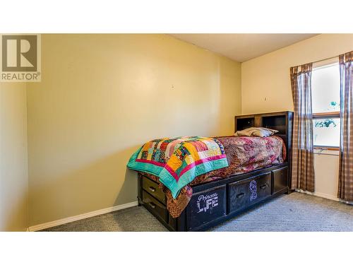 7937 Old Kamloops Road, Vernon, BC - Indoor Photo Showing Bedroom