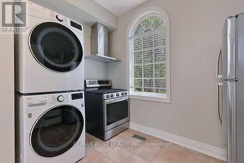 5 Humberview Drive, Vaughan, ON - Indoor Photo Showing Laundry Room