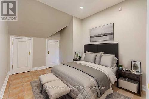 5 Humberview Drive, Vaughan, ON - Indoor Photo Showing Bedroom