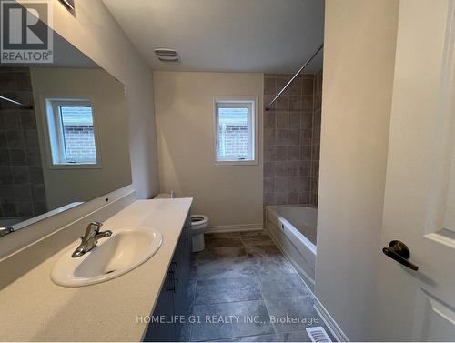 1339 Davis Loop, Innisfil, ON - Indoor Photo Showing Bathroom
