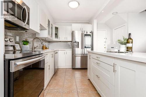 331 - 1050 Stainton Drive, Mississauga, ON - Indoor Photo Showing Kitchen With Upgraded Kitchen