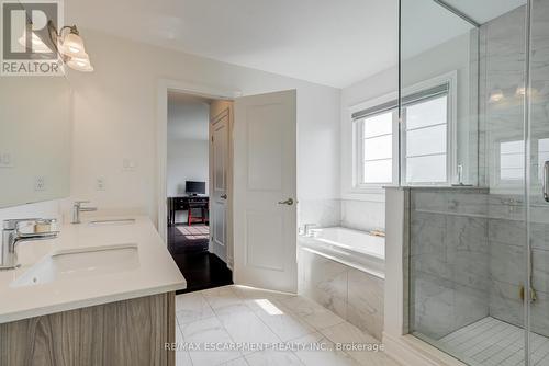 1326 Raspberry Terrace, Milton, ON - Indoor Photo Showing Bathroom