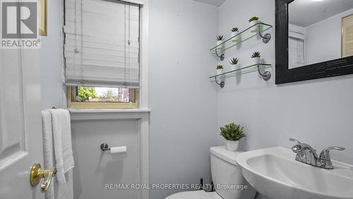 207 - 6442 Finch Avenue W, Toronto, ON - Indoor Photo Showing Bathroom