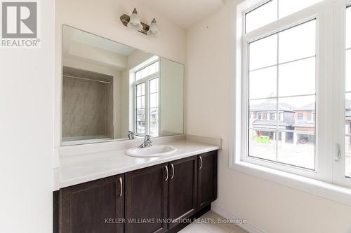 33 Dennis Avenue, Brantford, ON - Indoor Photo Showing Bathroom