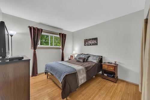 224 West 18Th Street, Hamilton, ON - Indoor Photo Showing Bedroom