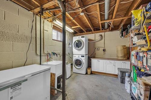 224 West 18Th Street, Hamilton, ON - Indoor Photo Showing Laundry Room