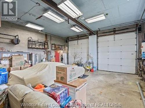 89 Texas, Amherstburg, ON - Indoor Photo Showing Garage