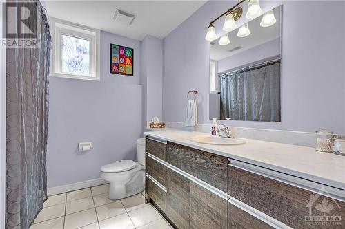 1360 Guthrie Street, Ottawa, ON - Indoor Photo Showing Bathroom