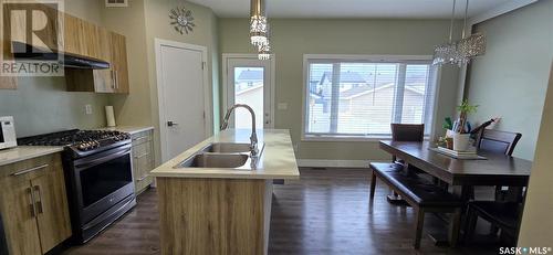 2925 Rochdale Boulevard, Regina, SK - Indoor Photo Showing Kitchen With Double Sink With Upgraded Kitchen