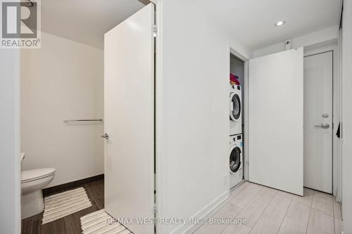 4607 - 898 Portage Parkway, Vaughan, ON - Indoor Photo Showing Laundry Room
