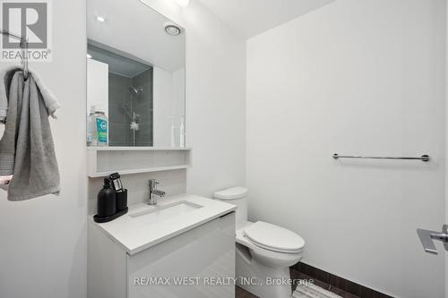 4607 - 898 Portage Parkway, Vaughan, ON - Indoor Photo Showing Bathroom