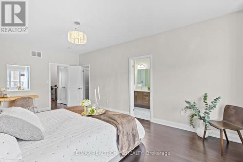 35 Causland Lane, Richmond Hill, ON - Indoor Photo Showing Bedroom