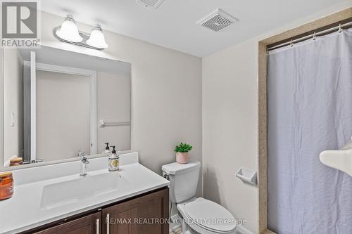 35 Causland Lane, Richmond Hill, ON - Indoor Photo Showing Bathroom