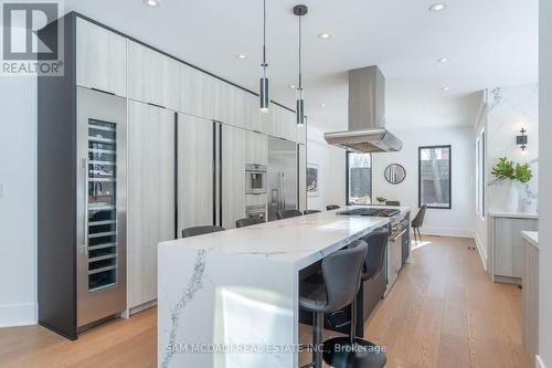 1500 Marshwood Place, Mississauga, ON - Indoor Photo Showing Kitchen With Upgraded Kitchen