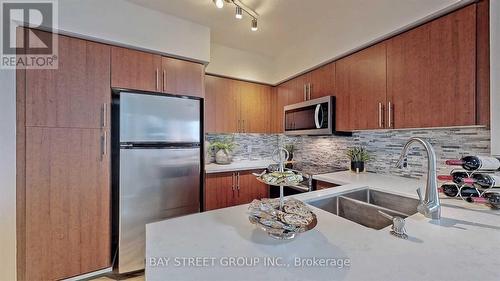 2207 - 2230 Lake Shore Boulevard W, Toronto, ON - Indoor Photo Showing Kitchen With Double Sink