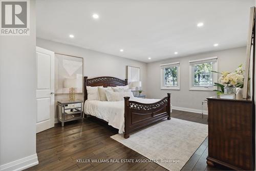 1724 Medallion Court, Mississauga, ON - Indoor Photo Showing Bedroom