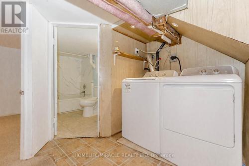 1560 Trotwood Avenue, Mississauga, ON - Indoor Photo Showing Laundry Room
