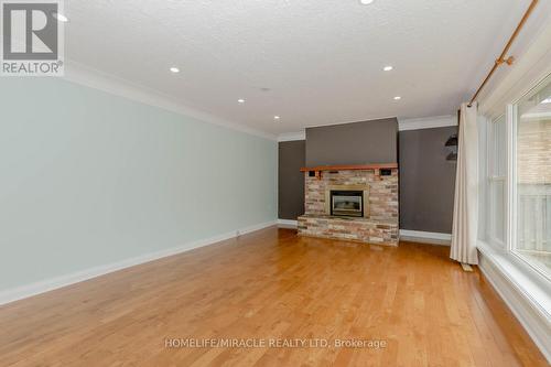1560 Trotwood Avenue, Mississauga, ON - Indoor Photo Showing Living Room With Fireplace