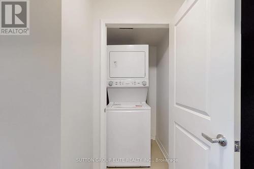 614 - 385 Prince Of Wales Drive, Mississauga, ON -  Photo Showing Laundry Room