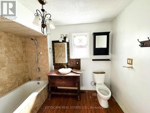 76 Mccaul Street, Brampton, ON - Indoor Photo Showing Bathroom