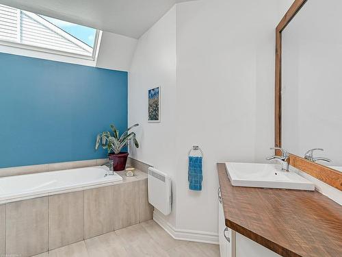 Salle de bains - 13391 Rue Léveillé, Mirabel, QC - Indoor Photo Showing Bathroom