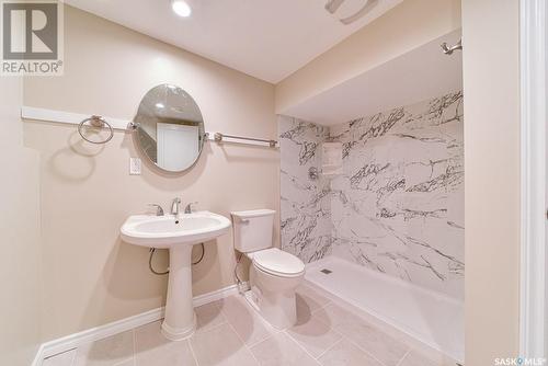 4124 4Th Avenue, Regina, SK - Indoor Photo Showing Bathroom