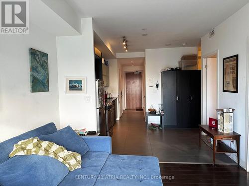 701 - 170 Fort York Boulevard, Toronto, ON - Indoor Photo Showing Living Room