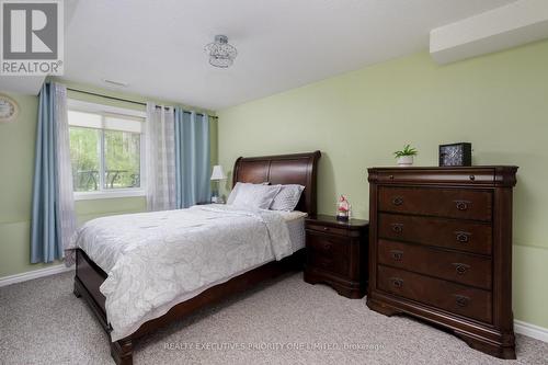653 Chestnut Street, Innisfil, ON - Indoor Photo Showing Bedroom