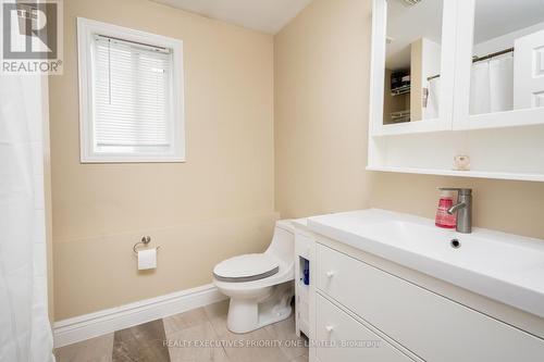 653 Chestnut Street, Innisfil, ON - Indoor Photo Showing Bathroom