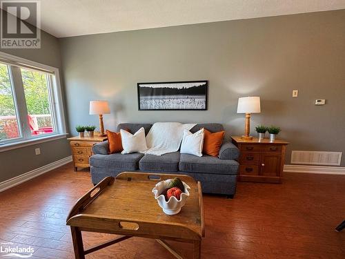 38 Webb Circle, Haliburton, ON - Indoor Photo Showing Living Room