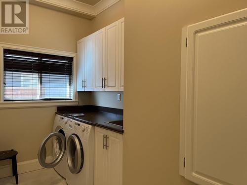 5191 Calderwood Crescent, Richmond, BC - Indoor Photo Showing Laundry Room