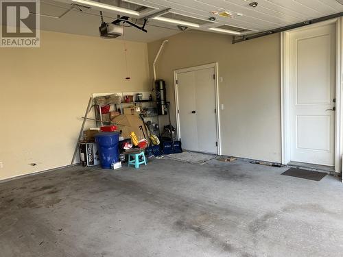 5191 Calderwood Crescent, Richmond, BC - Indoor Photo Showing Garage
